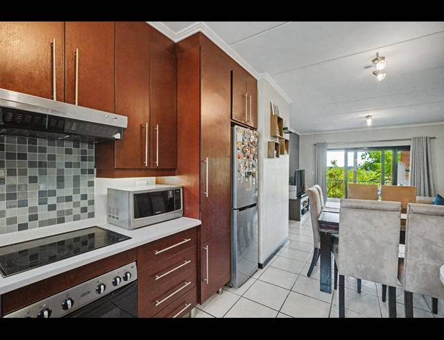2 BEDROOM APARTMENT FOR SALE IN SUNNINGHILL